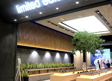 Limited edition Nakheel Mall