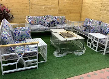 الخشب الذهبي لتجارة المفروشات