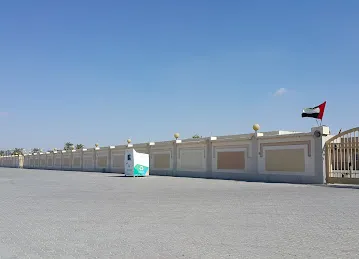 المدرسة الثانوية النموذجية بنين
