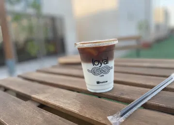 Loyal café