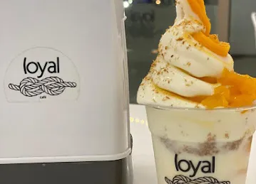 Loyal café