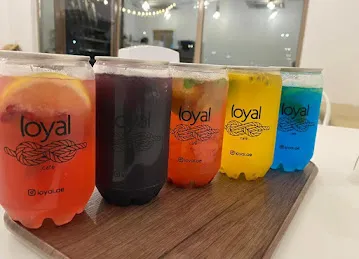 Loyal café