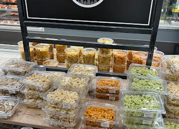 LuLu Hypermarket - Souk Warsan