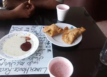 LUNCH HOUSE