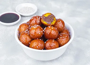 Luqaimat and Chebab markhaniya لقيمات وجباب ماركانيا