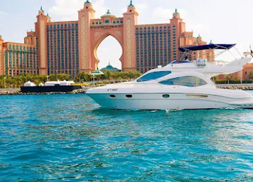 Luxury Yachts - Dubai Harbour