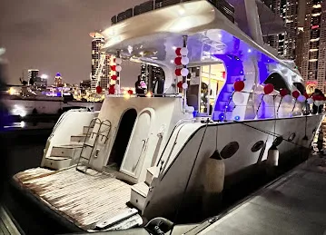 Luxury Yachts - Jumeirah