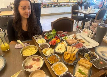MADO Restaurant مطعم مادو Bluewaters