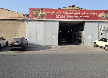 Maher Ali for PORSHE reparing