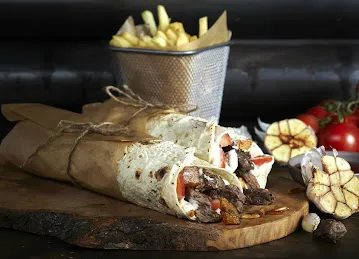 Mantoushe Lebanese Fusion - Motor City