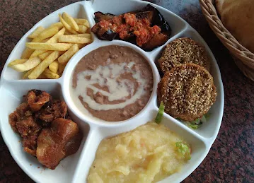 Mashawi Al Amoor Restaurant