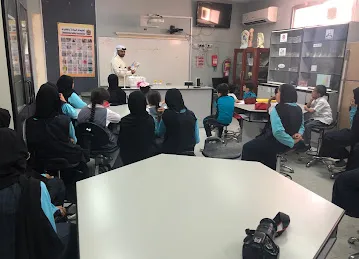 مدرسة نزوى للتعليم الأساسي والثانوي بنين