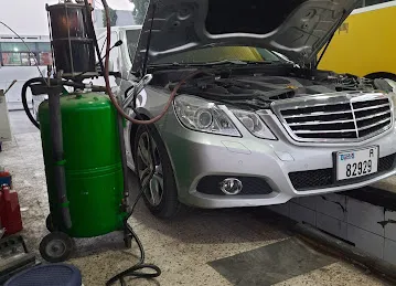 محطة غسيل سيارات الشرفاء عجمان