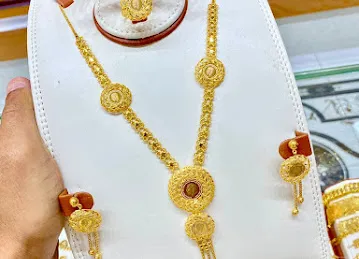 مجوهرات العقد الذهبي