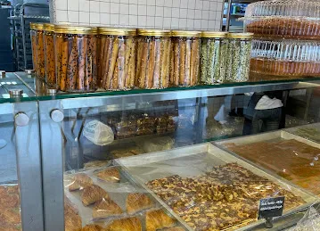 مخبز فرن الضيعة Furn Al Dhayah Bakery