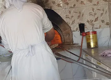 مخبز الخباز الماهر اليدوي