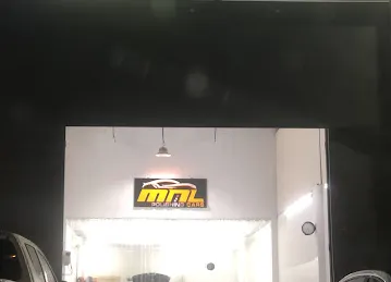 MNL polishing cars