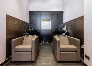 Momentous Beauty Lounge