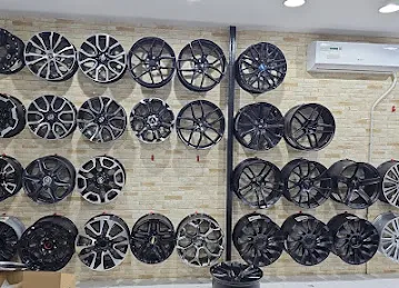 Momo tyres and Accessories مومو لتجارة اطارات السيارات