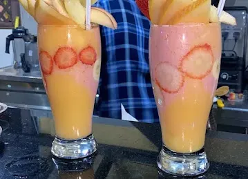مقهى الخيال