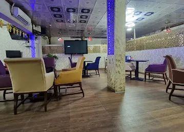 مقهى نور البنفسج