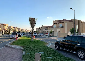 مسجد ليفينج ليجيندز Living Legends Mosque