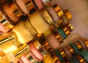 مصنع دينيلو للعطور و المرشات والبخور و التوزيعات