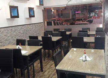 مطعم بحرنا