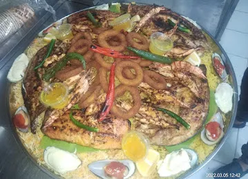 مطعم بحرنا