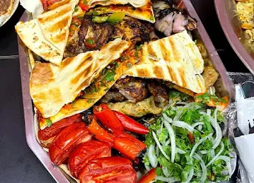 مطعم ابو الشامات للمأكولات والمشاوي السورية