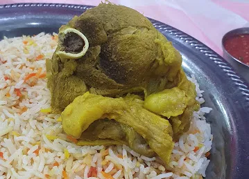 مطعم البيت السعودي للمندي والمظبي