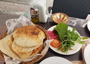 مطعم الخابية | مطعم فول وفلافل وحمص | فتات في ابوظبي | مطعم شاورما في ابوظبي | فروج ماكينة ابوظبي - Al khabiya Restaurant