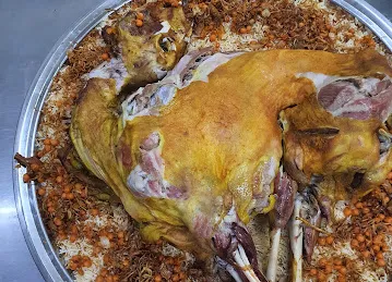 مطعم واحة عين الفايضه للمندي و المظبي