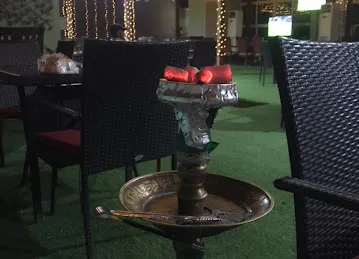 مطعم وكافتيريا ليالي عين الفايضه