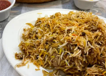 مطعم ومطبخ الهجرين للمندي و المظبي Al Hajrain Restaurant & Kitchen