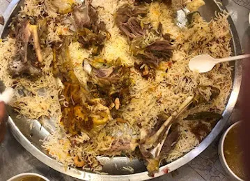 مطعم ومطبخ الهجرين للمندي و المظبي Al Hajrain Restaurant & Kitchen