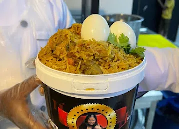 Mumtaz bucket biriyani