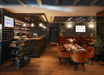 Murray's by Dhow & Anchor