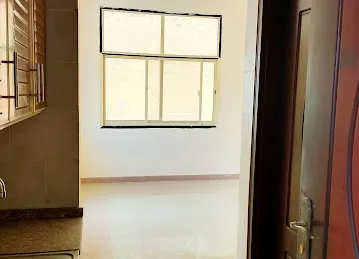 ميكاترونك لفحص السيارات بالكمبيوتر