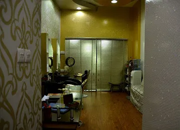 Mystery Angel Ladies Salon