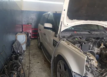 Nadeem Ibrahim Auto Mechanic repair workshop