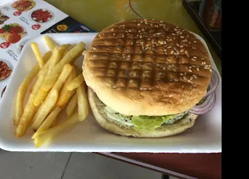 NAJM TAJ AL BAHR Restaurant