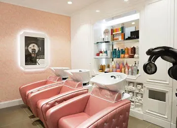 Nayomi Beauty Salon