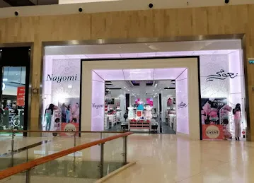 Nayomi نعومي