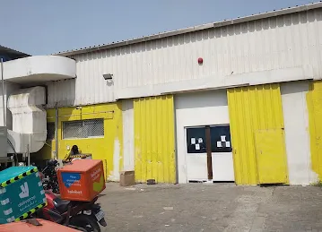 Noon Umm Ramool Warehouse