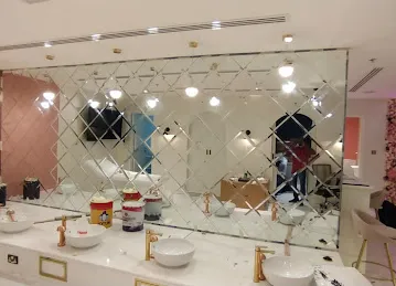 Oasis Glass House Co LLC