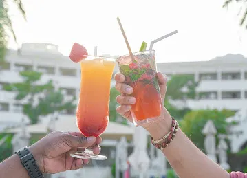 Oasis Poolside Bar