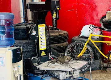 Oil change and tyre repair shop :AL BARAA OIL CHANGE AND TYRE REPAIR SHOP