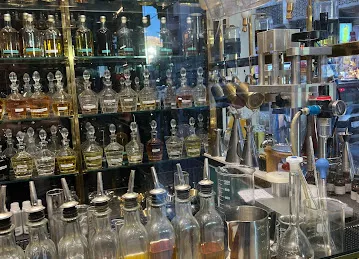 Oud Al Mashreq Perfume bar