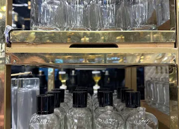 Oud Al Mashreq Perfume bar